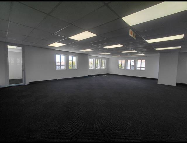 377M² OFFICE TO LET IN BRYANSTON